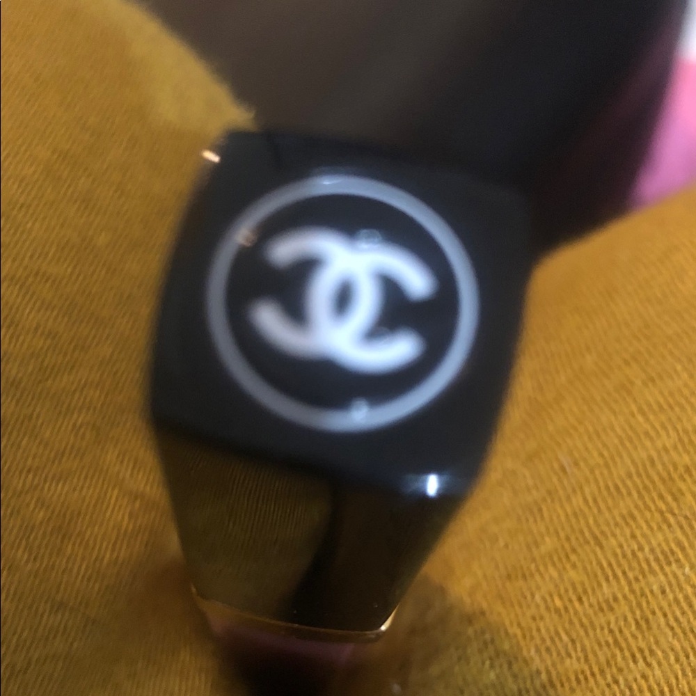 CHANEL Black Charging Case with White CC Logo